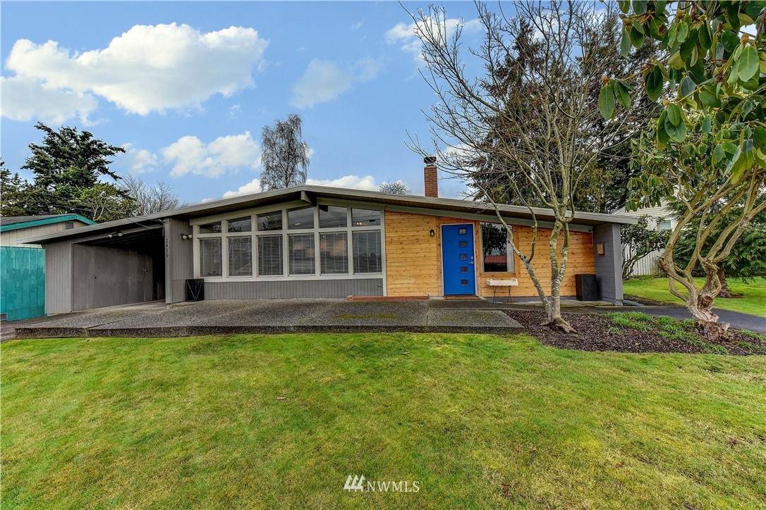 2419 8th Street - Photo 1