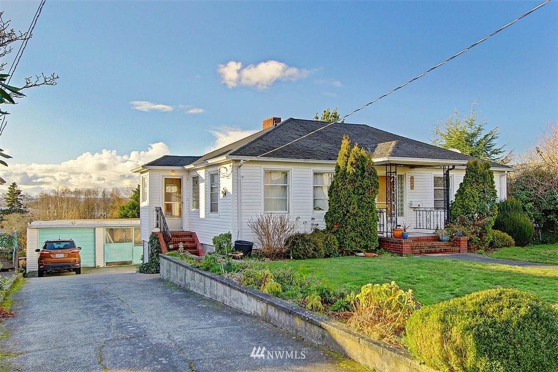 328 3rd Avenue - Photo 1
