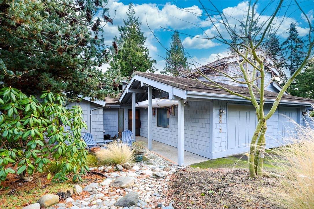 30 Bluffs Drive - Photo 1