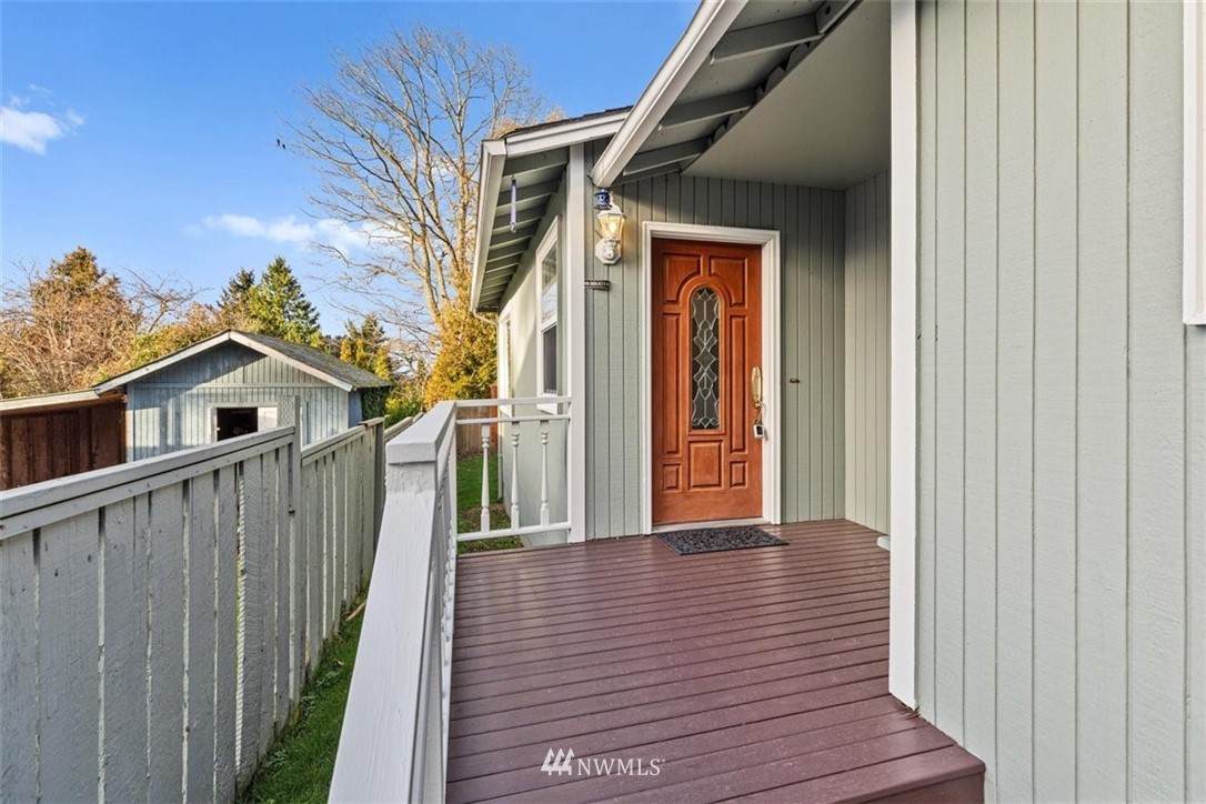 20131 20th Avenue - Photo 1
