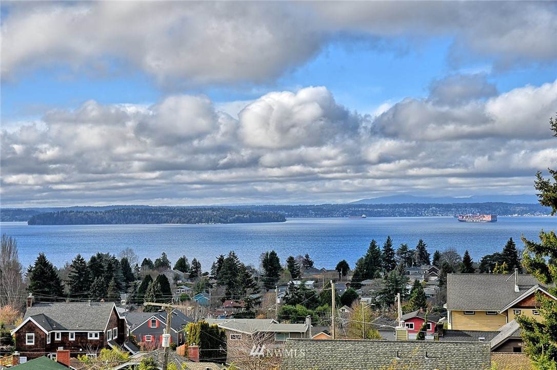5025 California Avenue - Photo 1