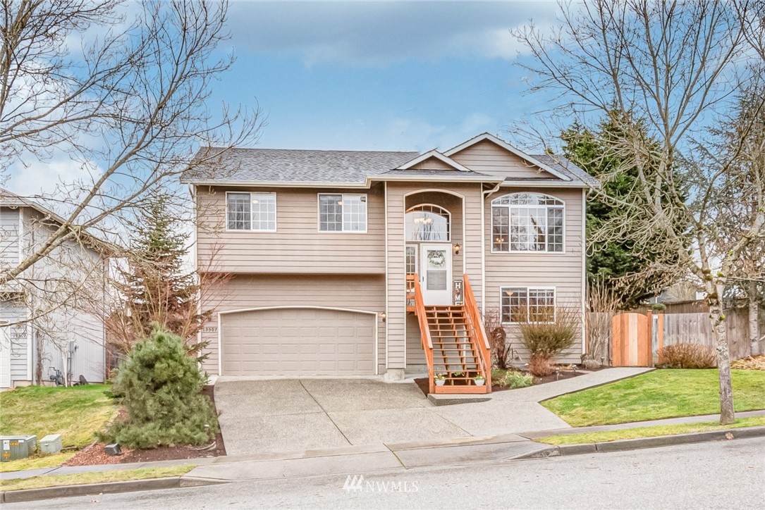 19507 Knoll Drive - Photo 1