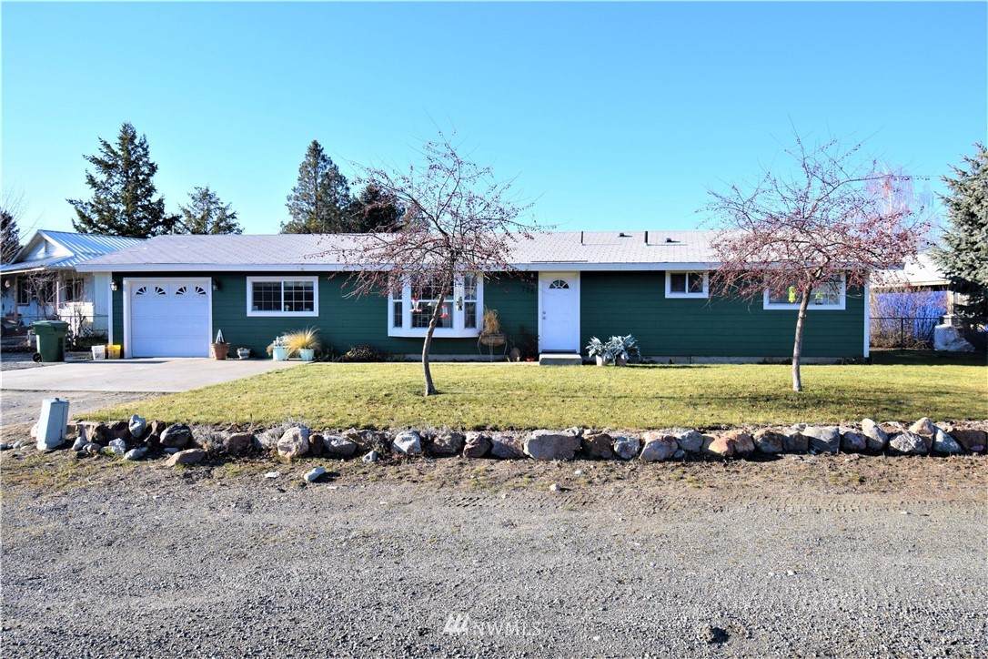 738 Ridge Place - Photo 1