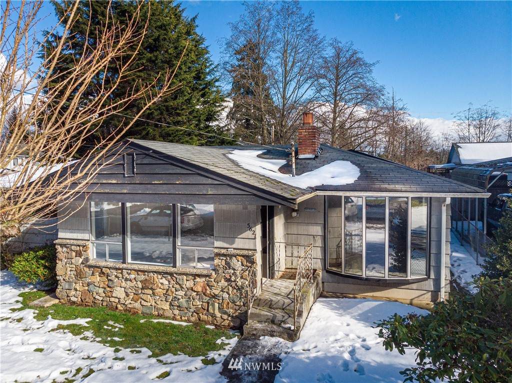 5621 East Drive - Photo 1