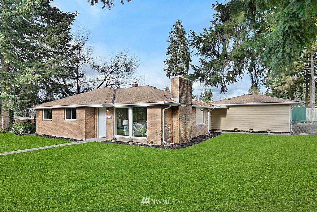 14236 202nd Street - Photo 1