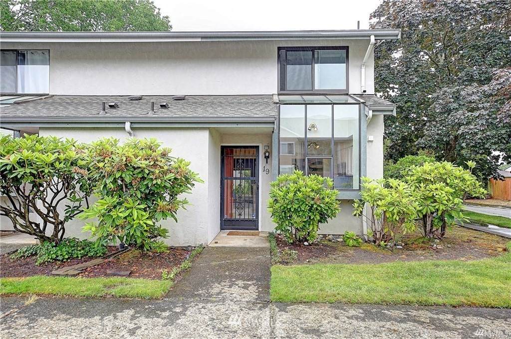 4813 76th Street - Photo 1