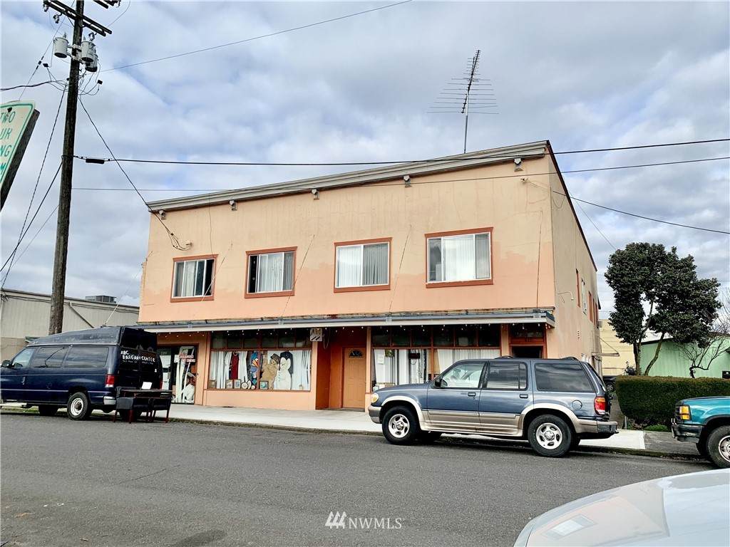 211 Pine Street - Photo 1