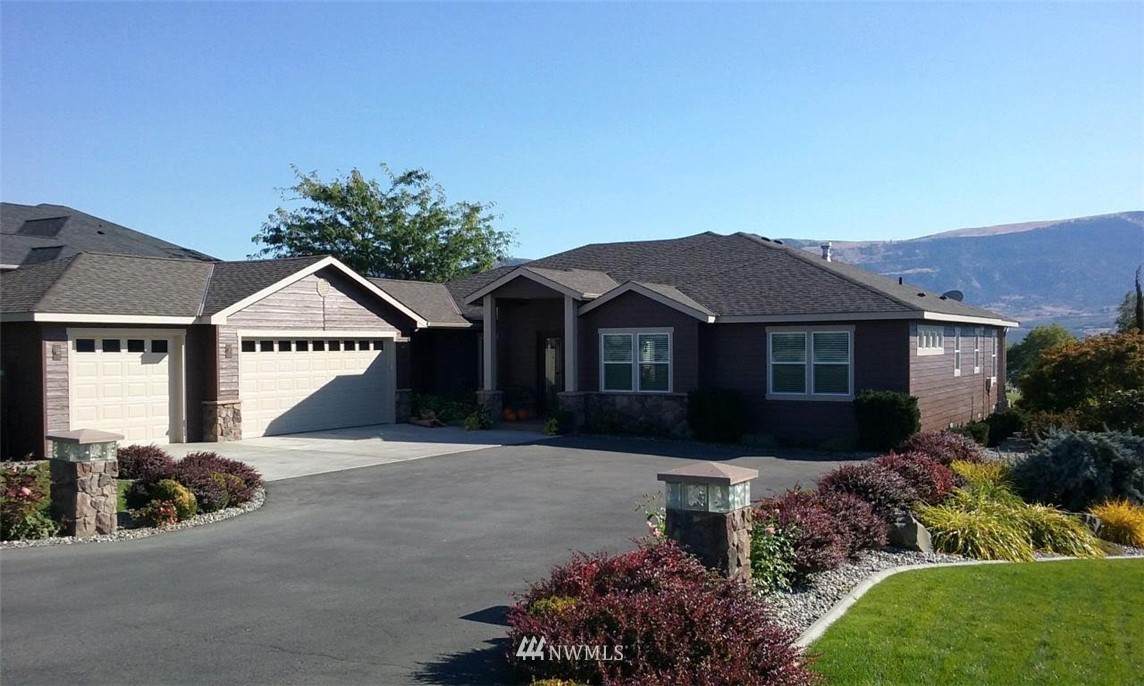 2840 8th Street - Photo 1
