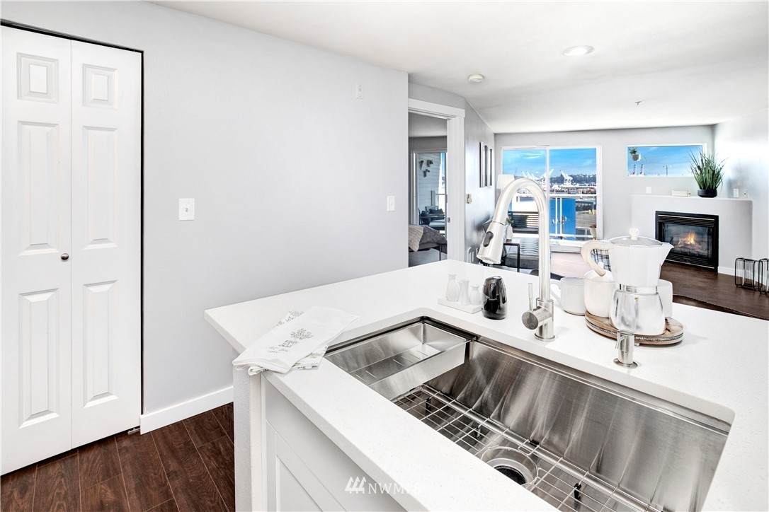 3318 30th Avenue - Photo 1