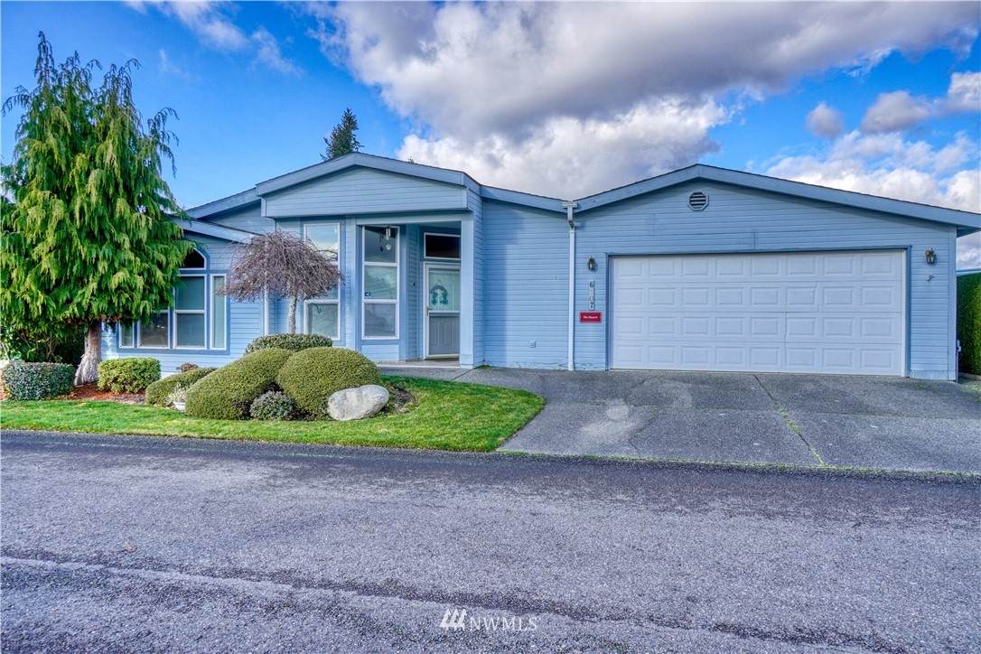 6107 89th Street - Photo 1