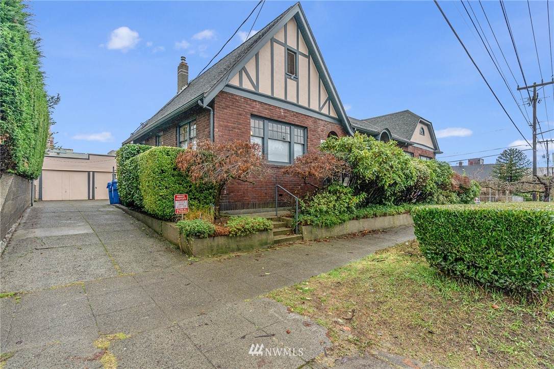 1703 Columbia Street - Photo 1