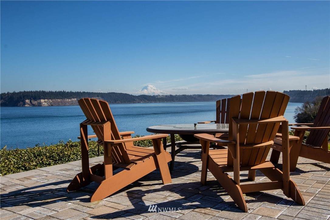 7305 Soundview Drive - Photo 1