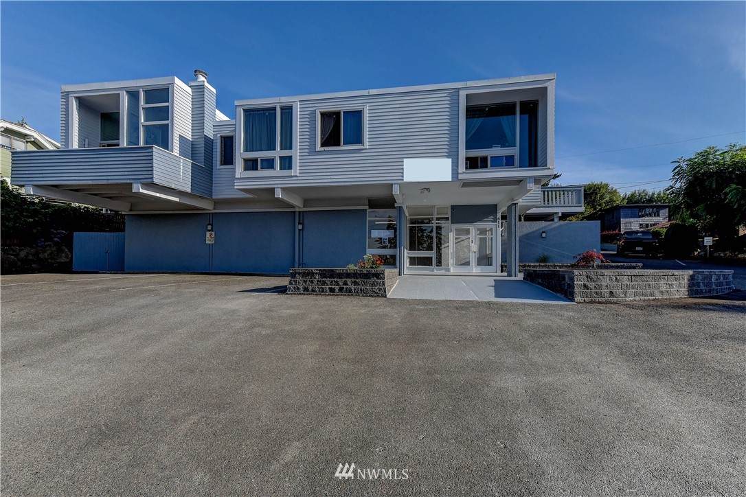 611 5th Street - Photo 1