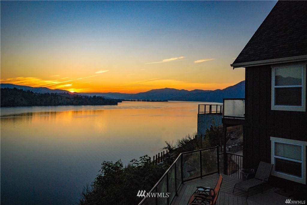 10490 Lakeshore Road - Photo 1