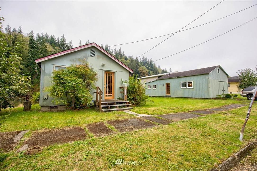 1335 1st Street - Photo 1