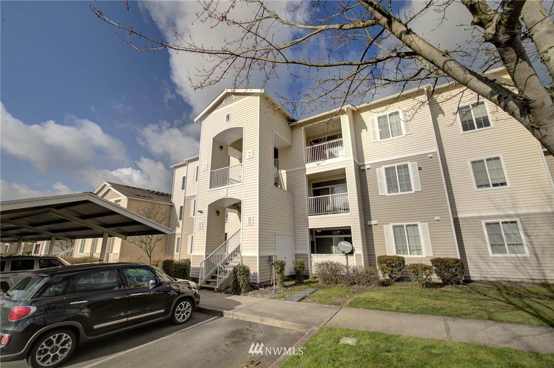 10113 186th Street - Photo 1