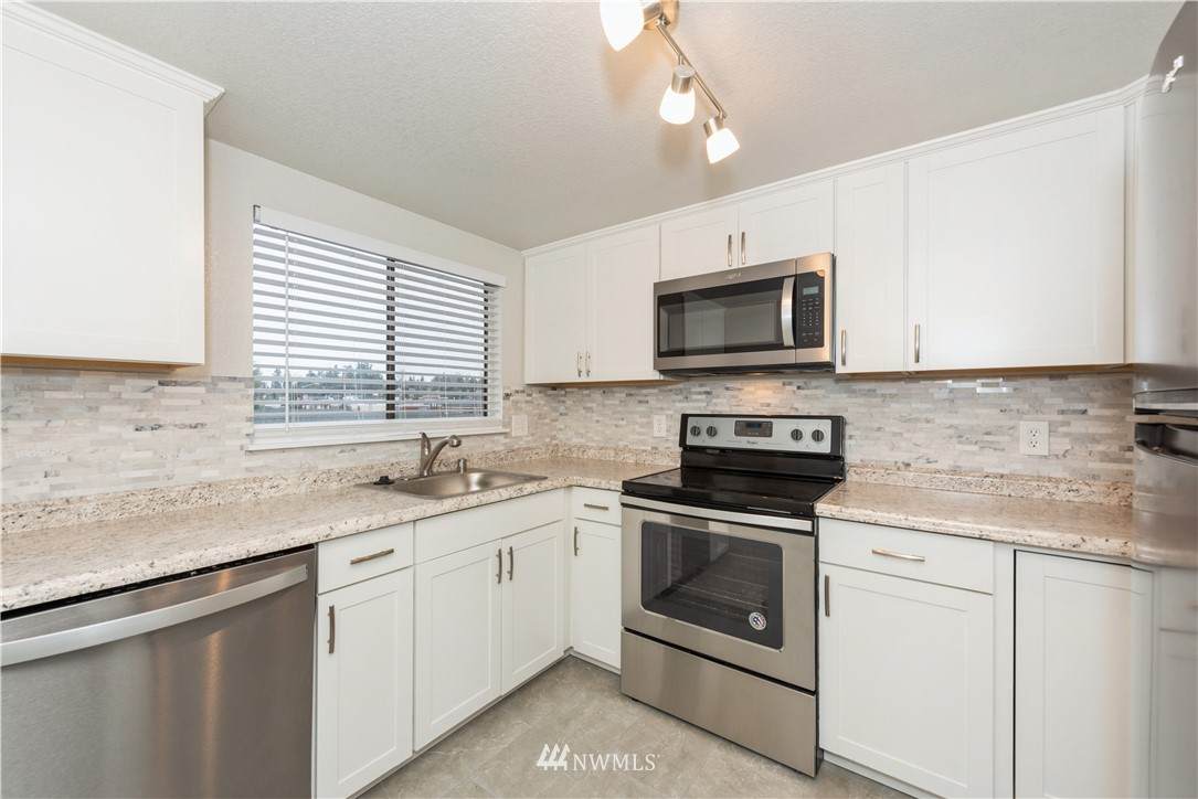 14311 124th Avenue - Photo 1