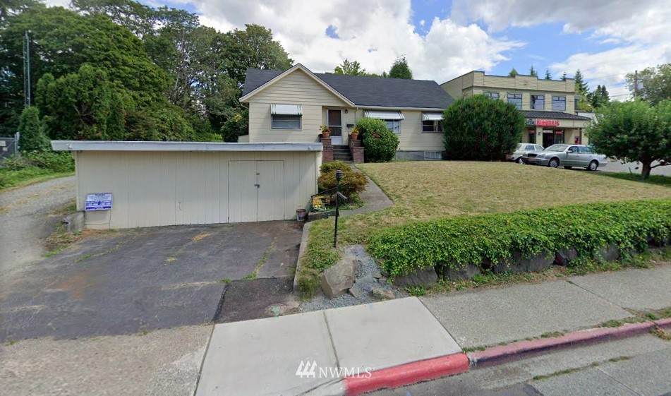 930 6th Street - Photo 1