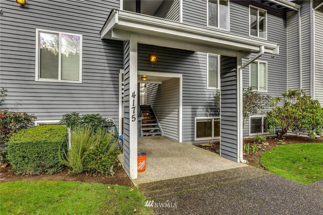 4175 Lake Sammamish Parkway - Photo 1