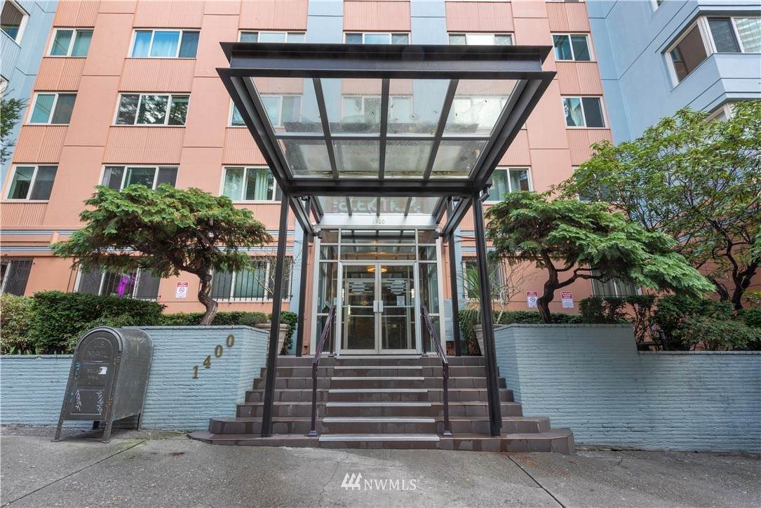 1400 Hubbell Place - Photo 1