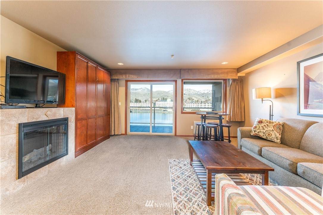 322 Woodin Avenue - Photo 1