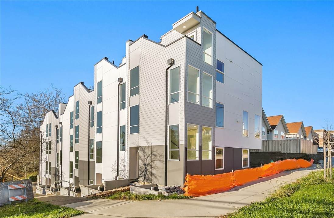 2210 Charles Street - Photo 1
