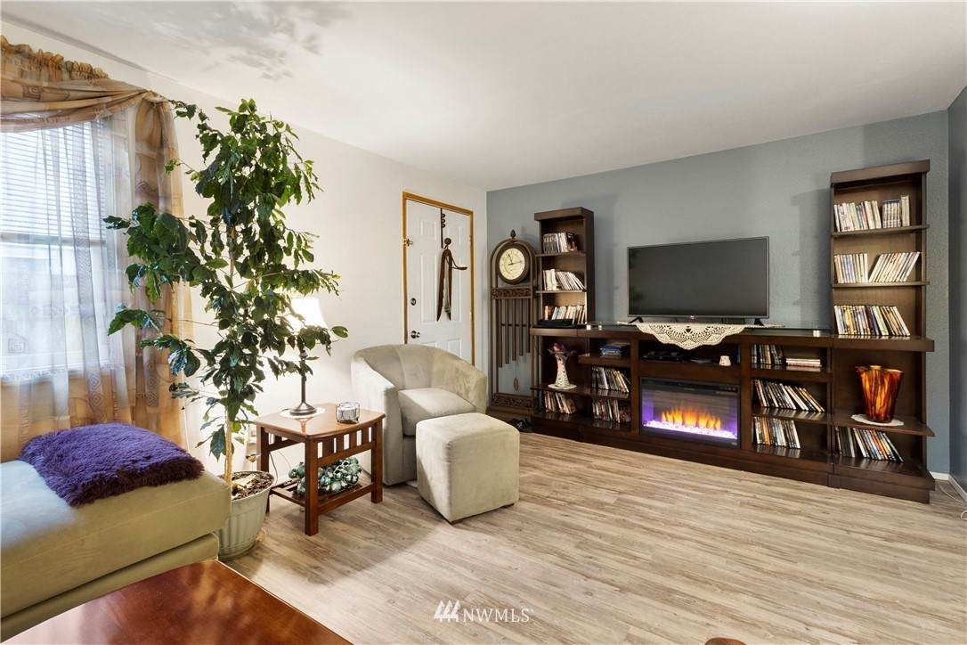 1517 104th Street - Photo 1