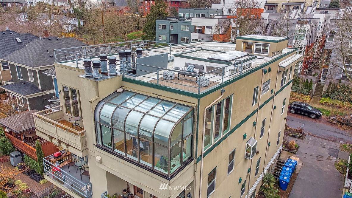 923 15th Avenue - Photo 1