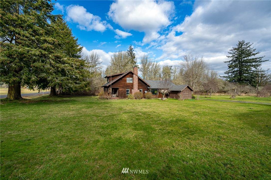 204 Roundtree Road - Photo 1