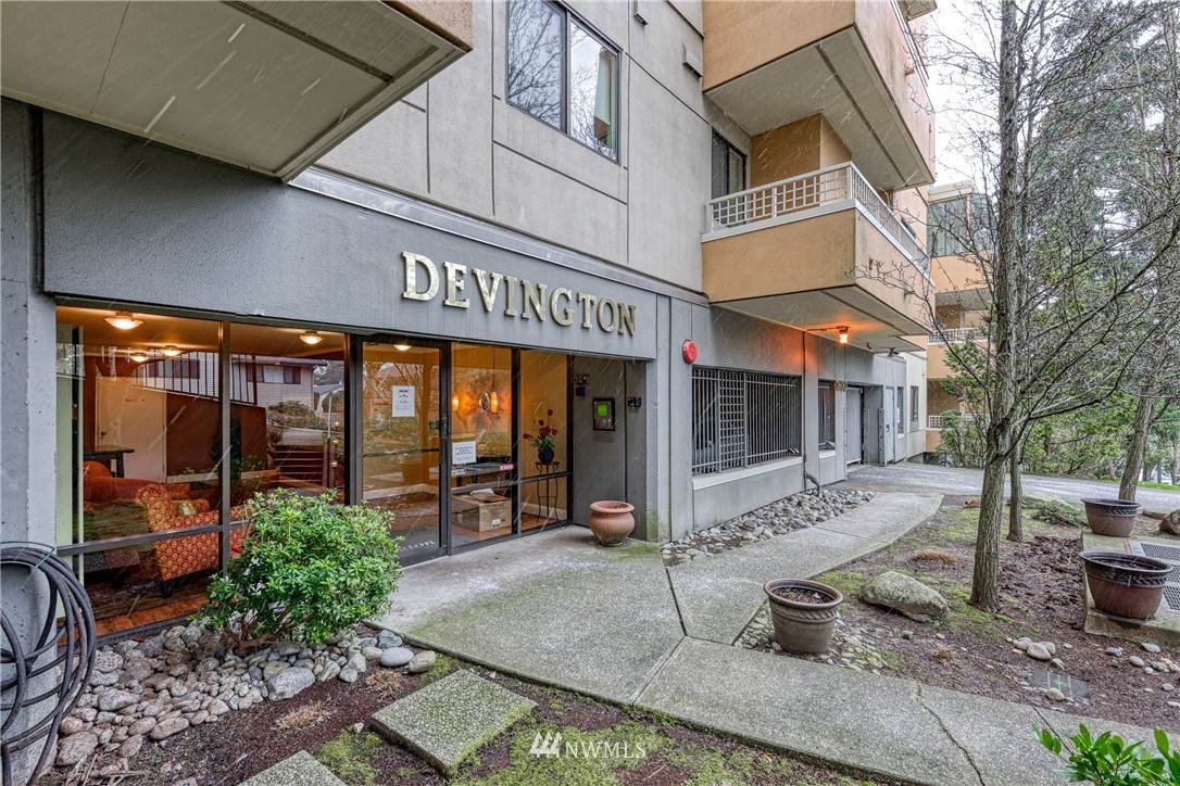 7600 29th Street - Photo 1