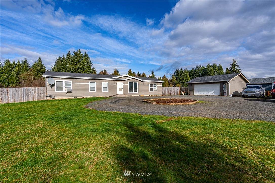 140 St Lawrence Drive - Photo 1