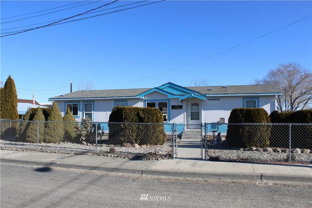 222 Buttercup Street - Photo 1