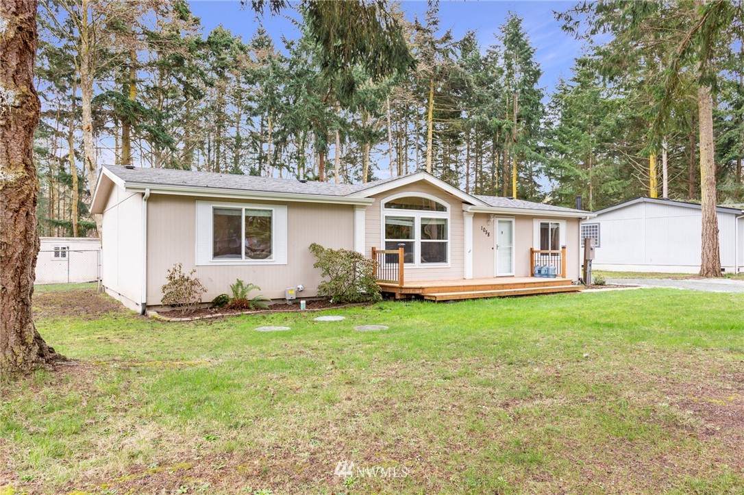 1058 Donald Avenue - Photo 1