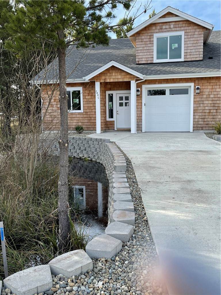 240 28th Street - Photo 1