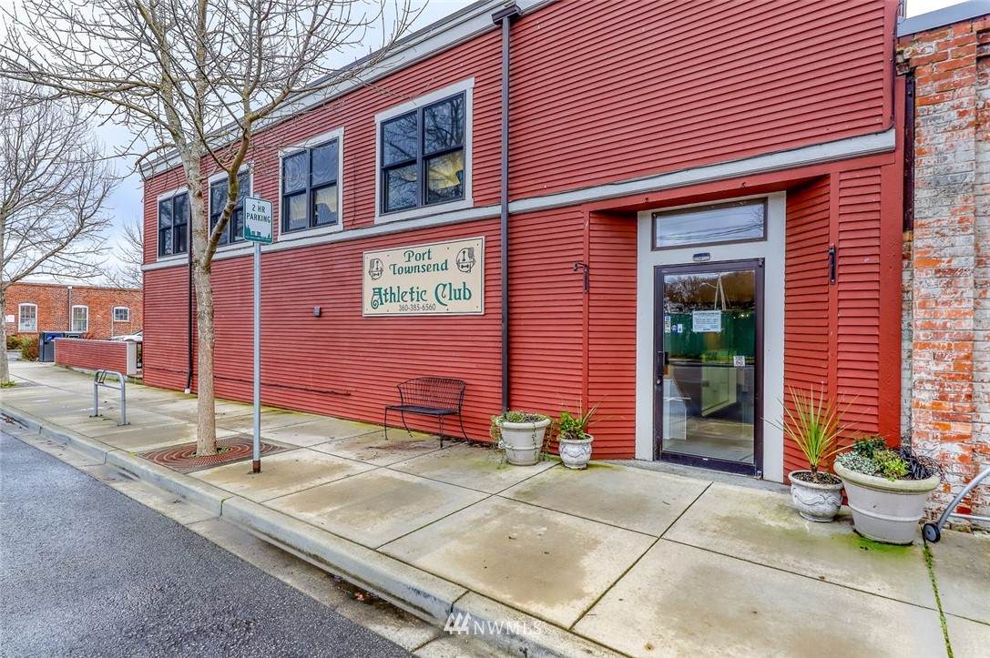 229 Monroe Street - Photo 1