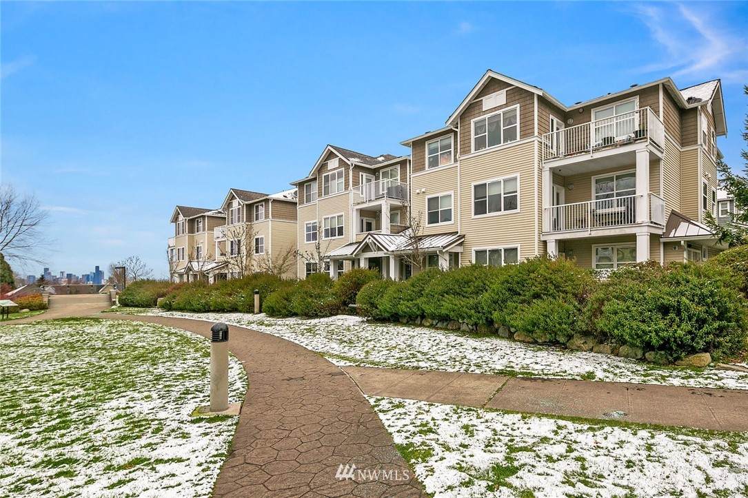 2990 Raymond Street - Photo 1