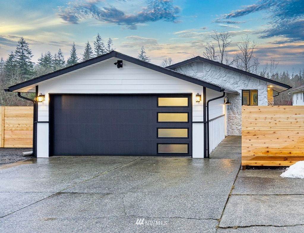 2207 Electric Ave - Photo 1