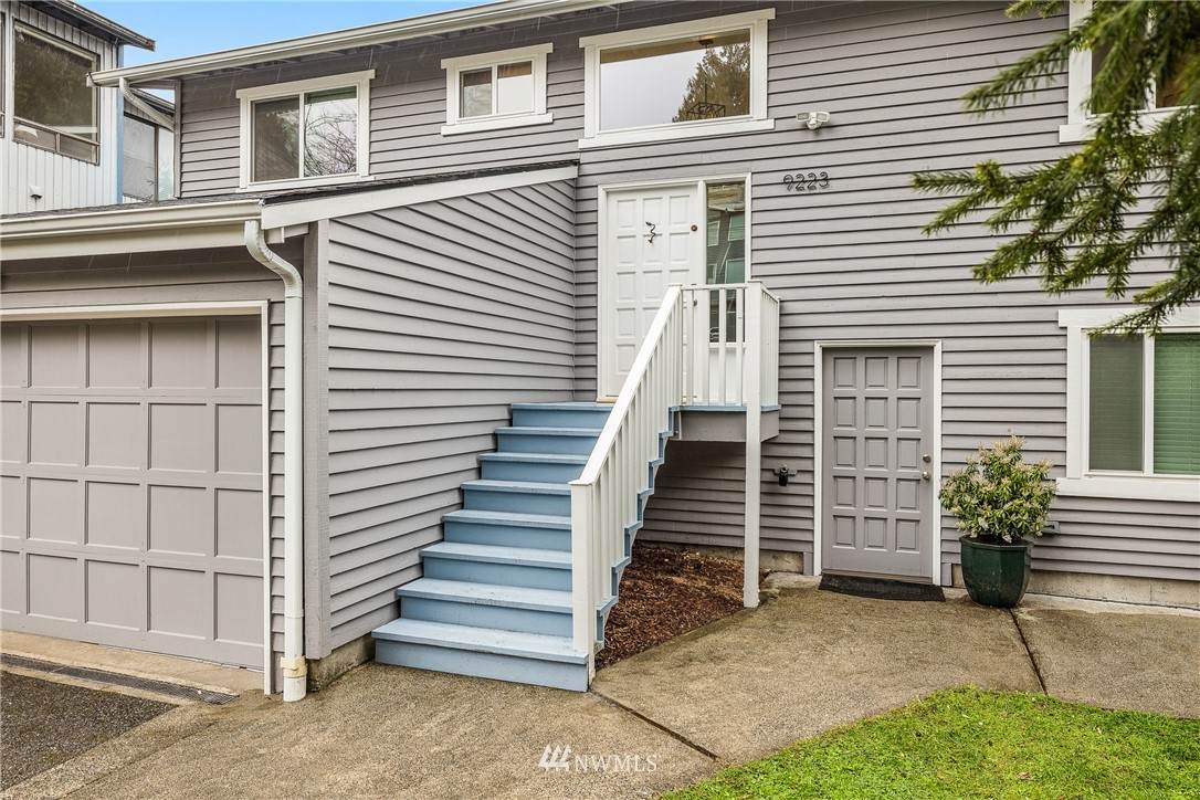 9223 25th Avenue - Photo 1