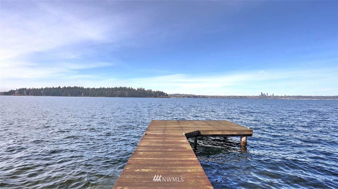 4713 Forest Avenue - Photo 1