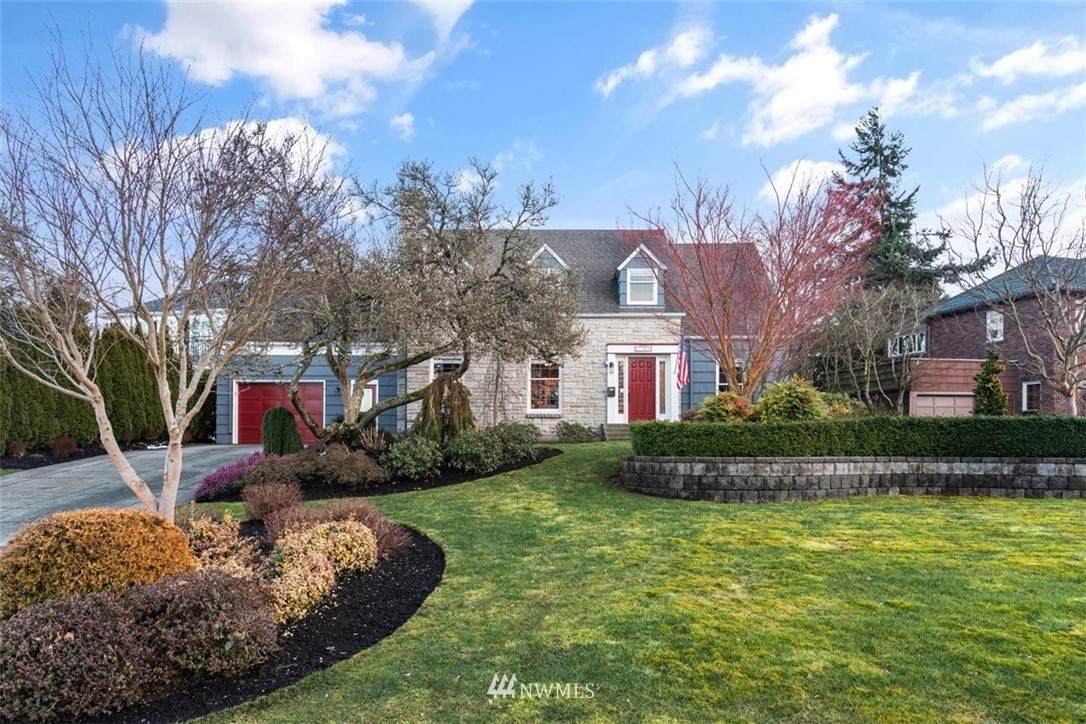 707 Grand Avenue - Photo 1