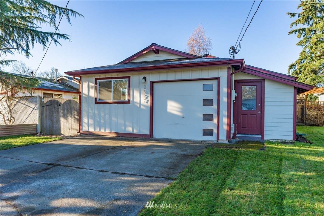 2627 Yew Street - Photo 1