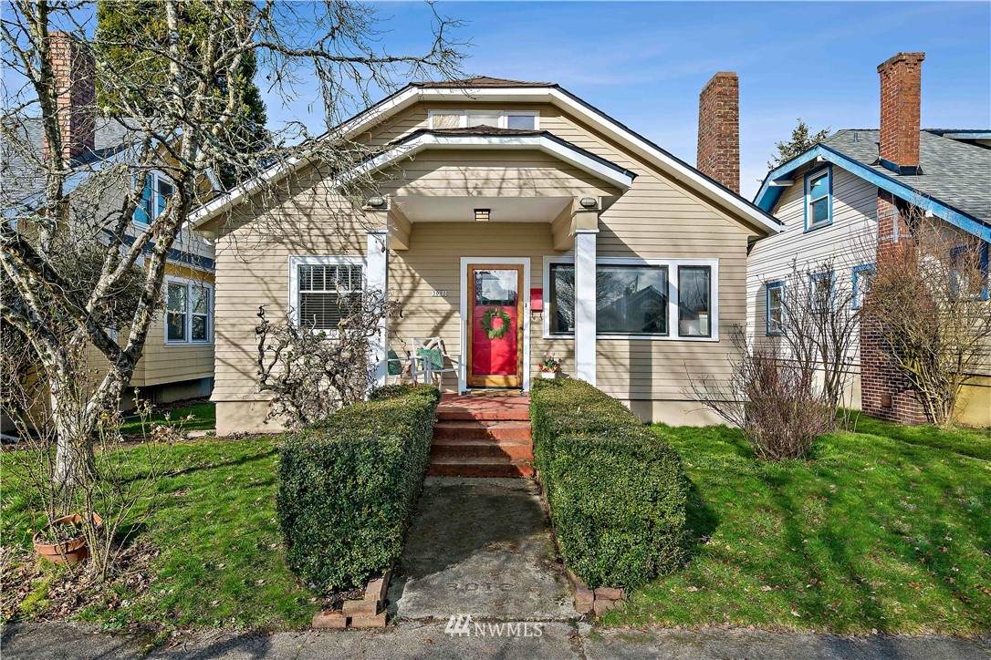 3013 9th Street - Photo 1