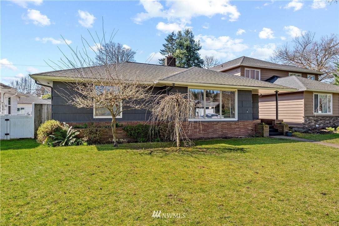 2319 Olympia Way - Photo 1
