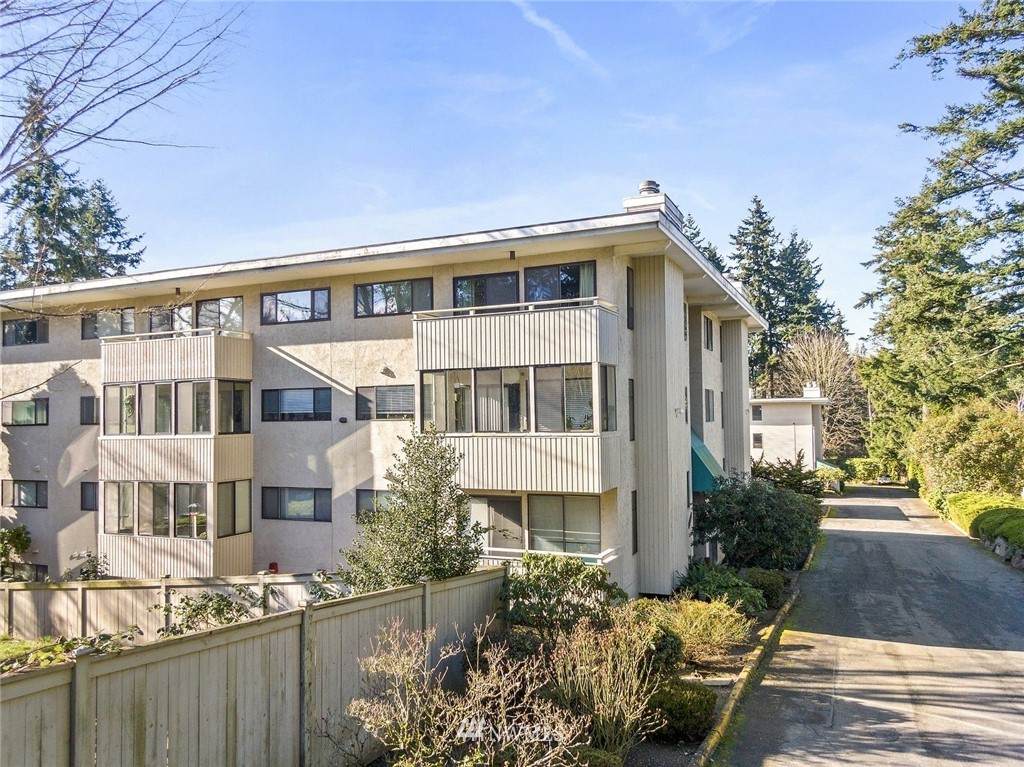 18620 52nd Avenue - Photo 1
