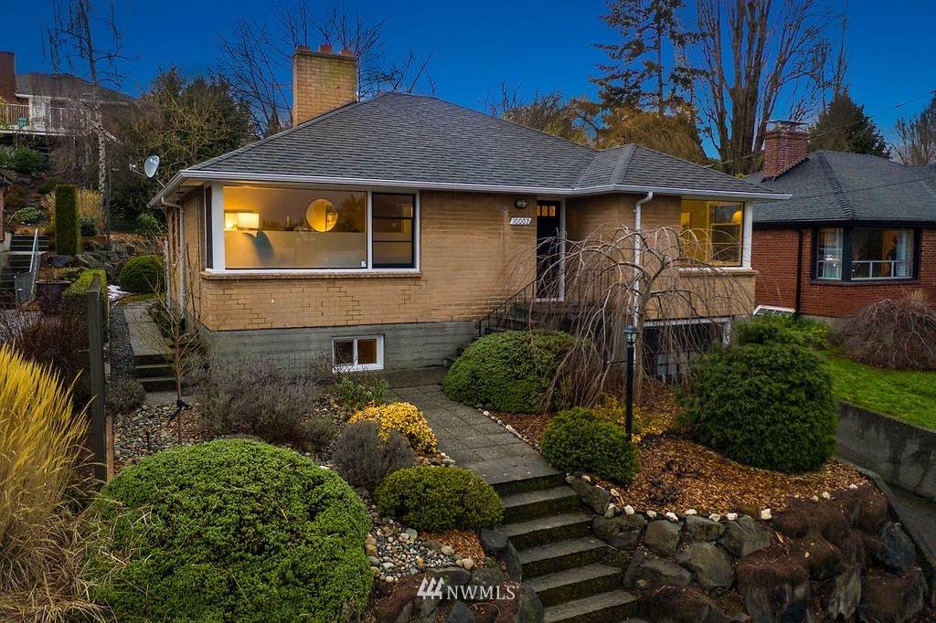10007 9th Avenue - Photo 1