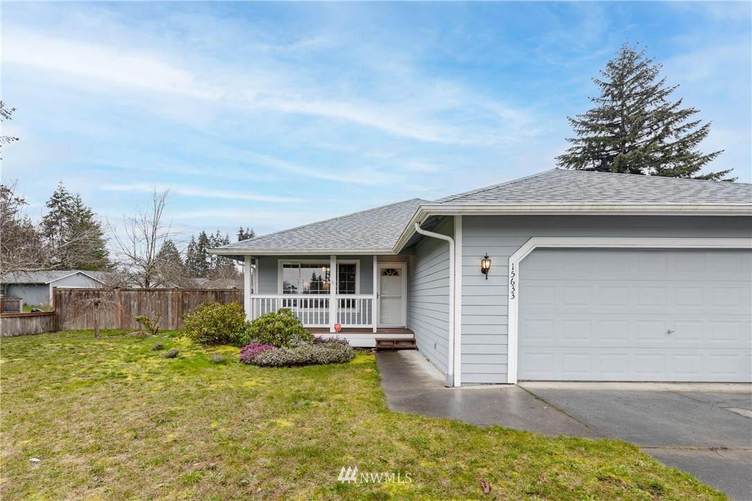 15633 Parkview Drive - Photo 1