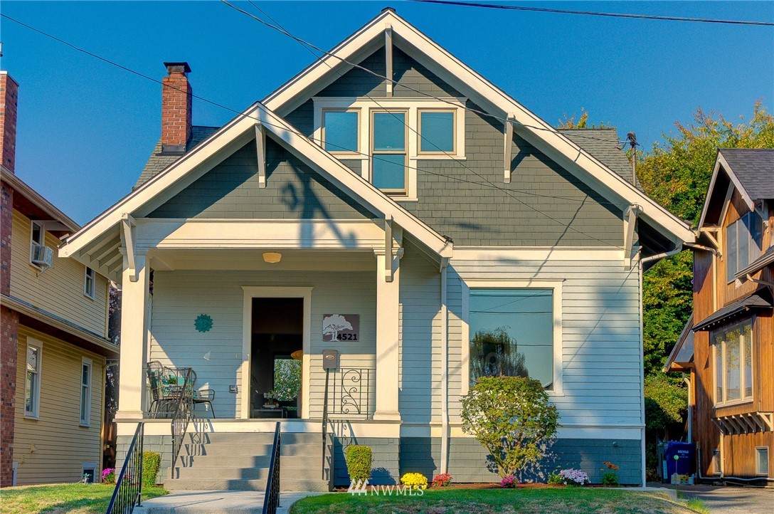 4521 Corliss Avenue - Photo 1