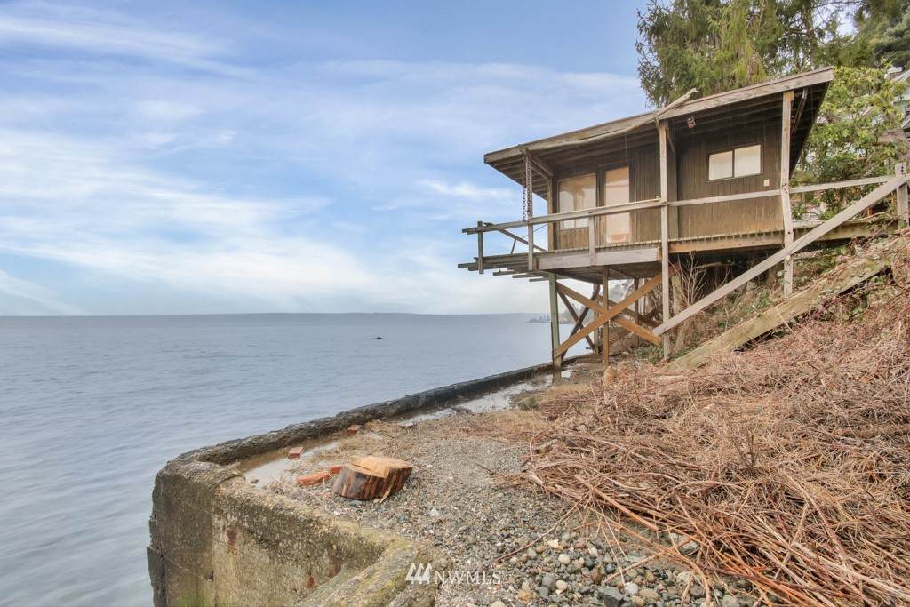 2401 172nd Street - Photo 1