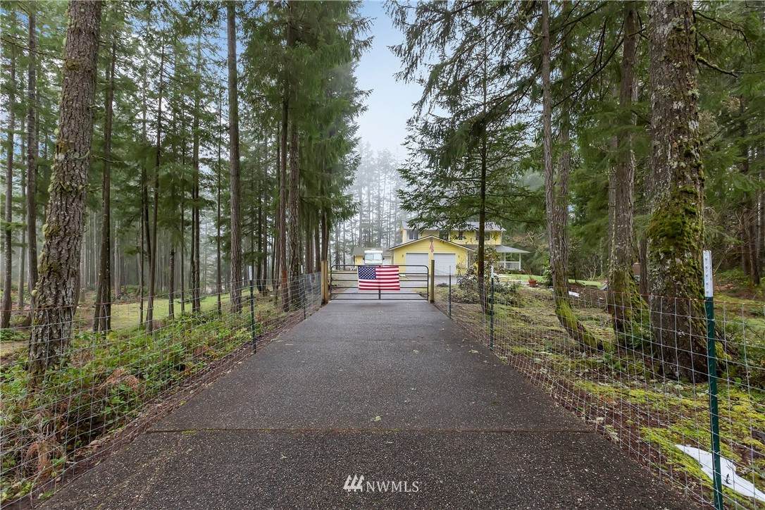 3820 Lake Helena Road - Photo 1