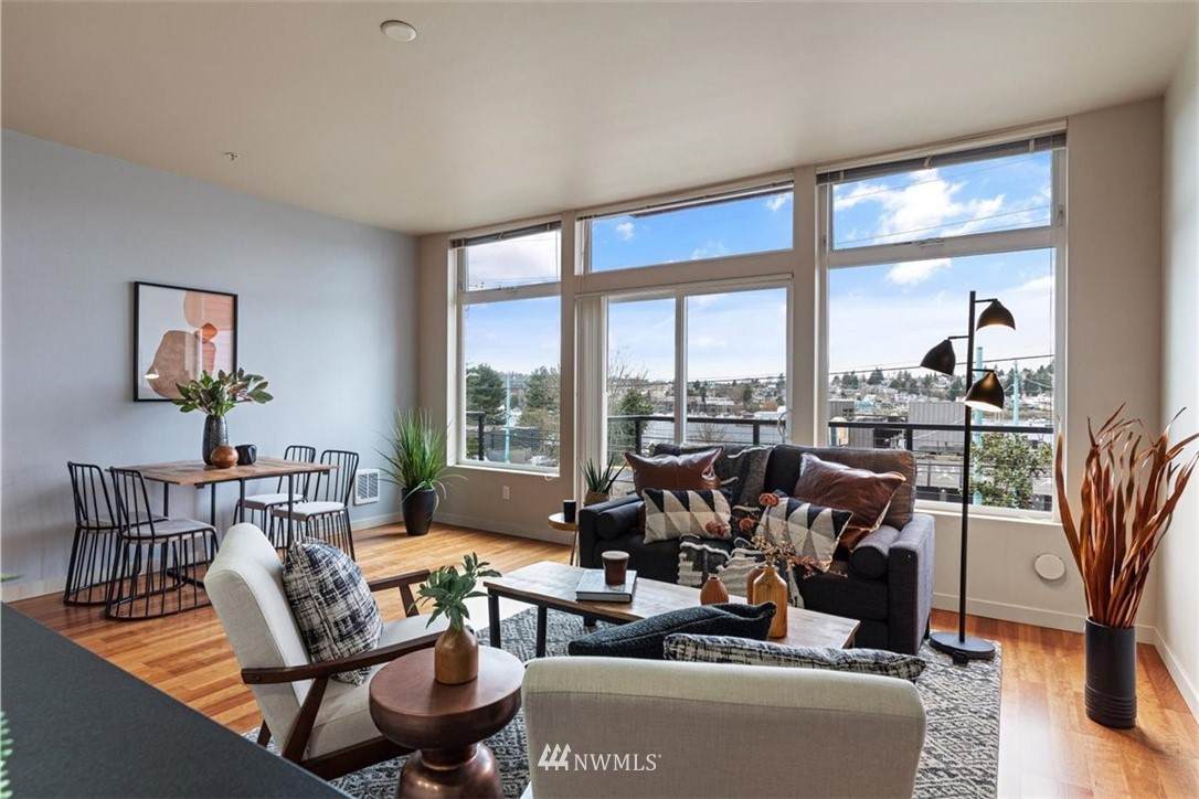 2960 Eastlake Avenue - Photo 1